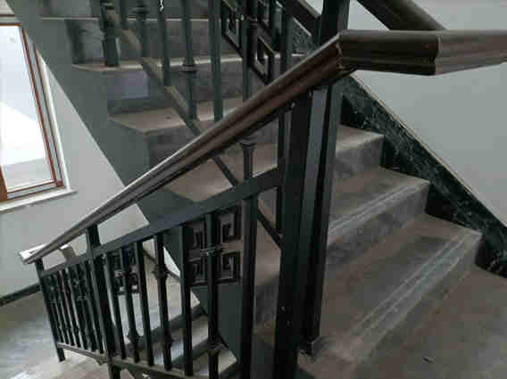 樓梯扶手