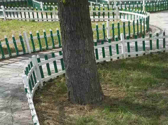 草坪護(hù)欄